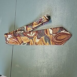 DiMaro Elegante' vintage men's tie. Burgundy, green, and gold shinny fabric.